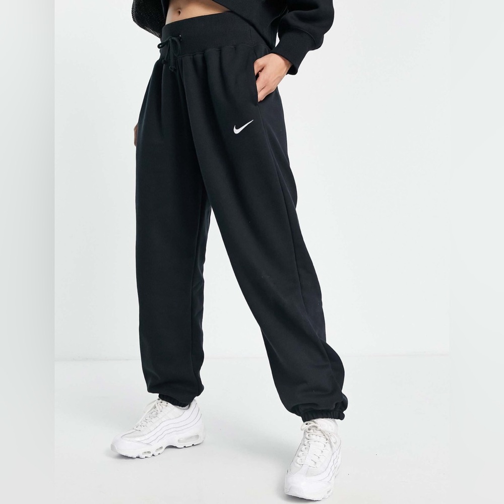 Nike Phoenix Fleece High-Waisted Oversized French Terry Pants in Black